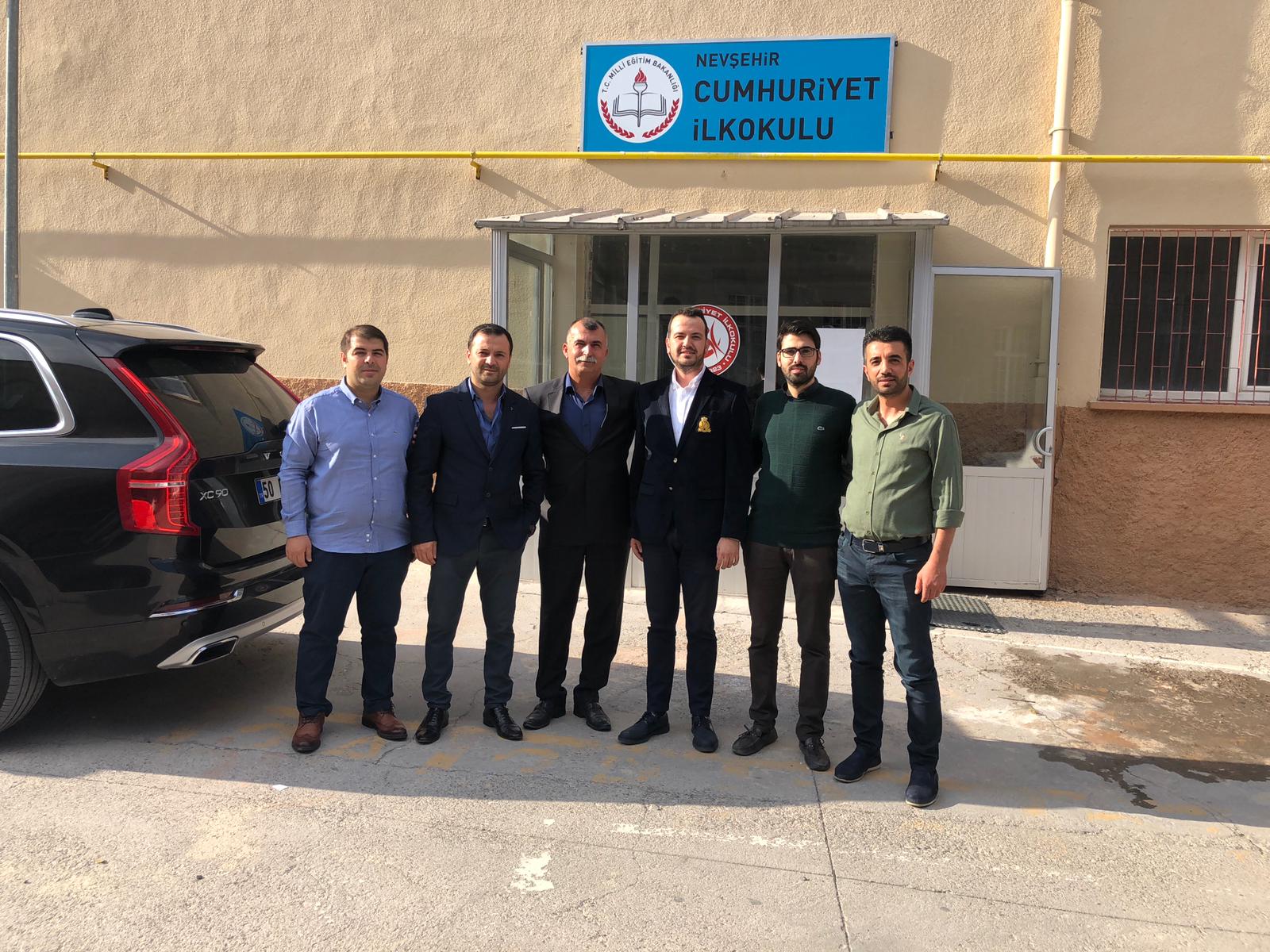 NESİAD üyeleri 170 tane kışlık ayakkabı ve mont yardımı yaptı. NESİAD üyeleri 170 tane kışlık ayakkabı ve mont yardımı yaptı.